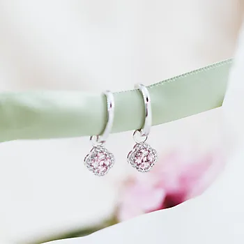 Bilde nummer 2 av Pan Jewelry, Ivy øreringer i 925 sølv med rosa zirkonia