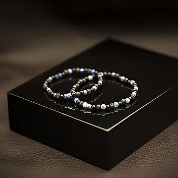 Bilde nummer 3 av Alexander, Armbånd i stål med blå sodalitt, sort agat og lavasten