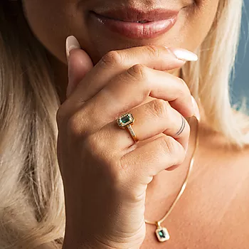 Bilde nummer 2 av Pan Jewelry, Ring i forgylt 925 sølv med grønn zirkonia