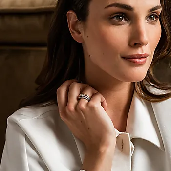 Bilde nummer 3 av Ring i 925 flerfarget sølv med zirkonia