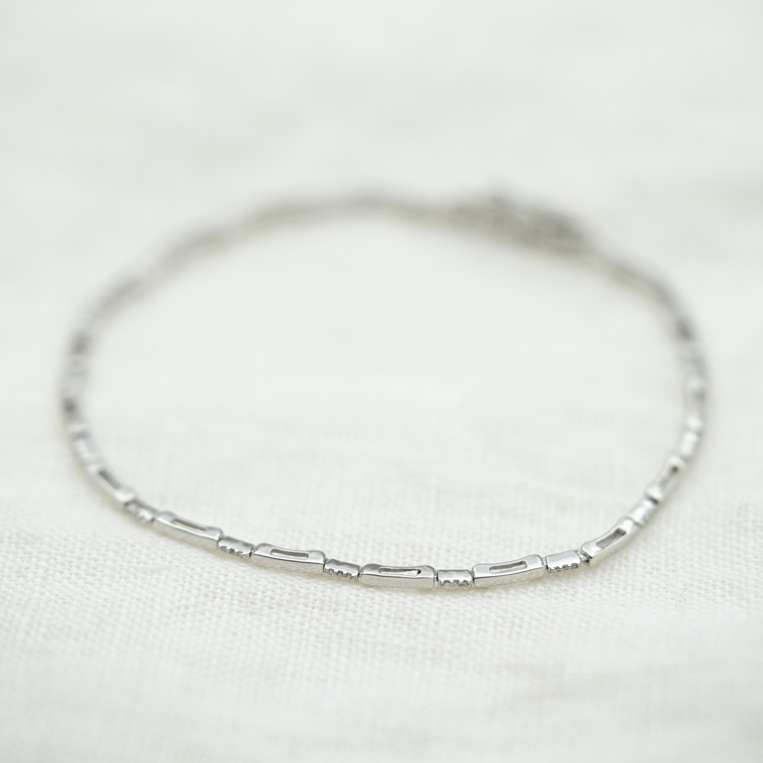 Bilde nummer 2 av Pan Jewelry, Armbånd i 585 hvitt gull med diamanter 0,10 ct