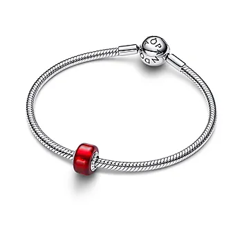 Bilde nummer 4 av Charms i 925 sølv med rødt muranoglass