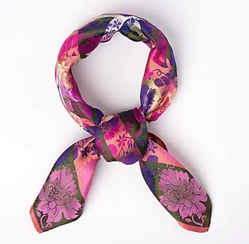 Bilde nummer 2 av Estelle silkeskjerf i 100% silke