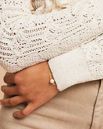 Bilde nummer 2 av Lilian armbånd i forgylt stål med perle
