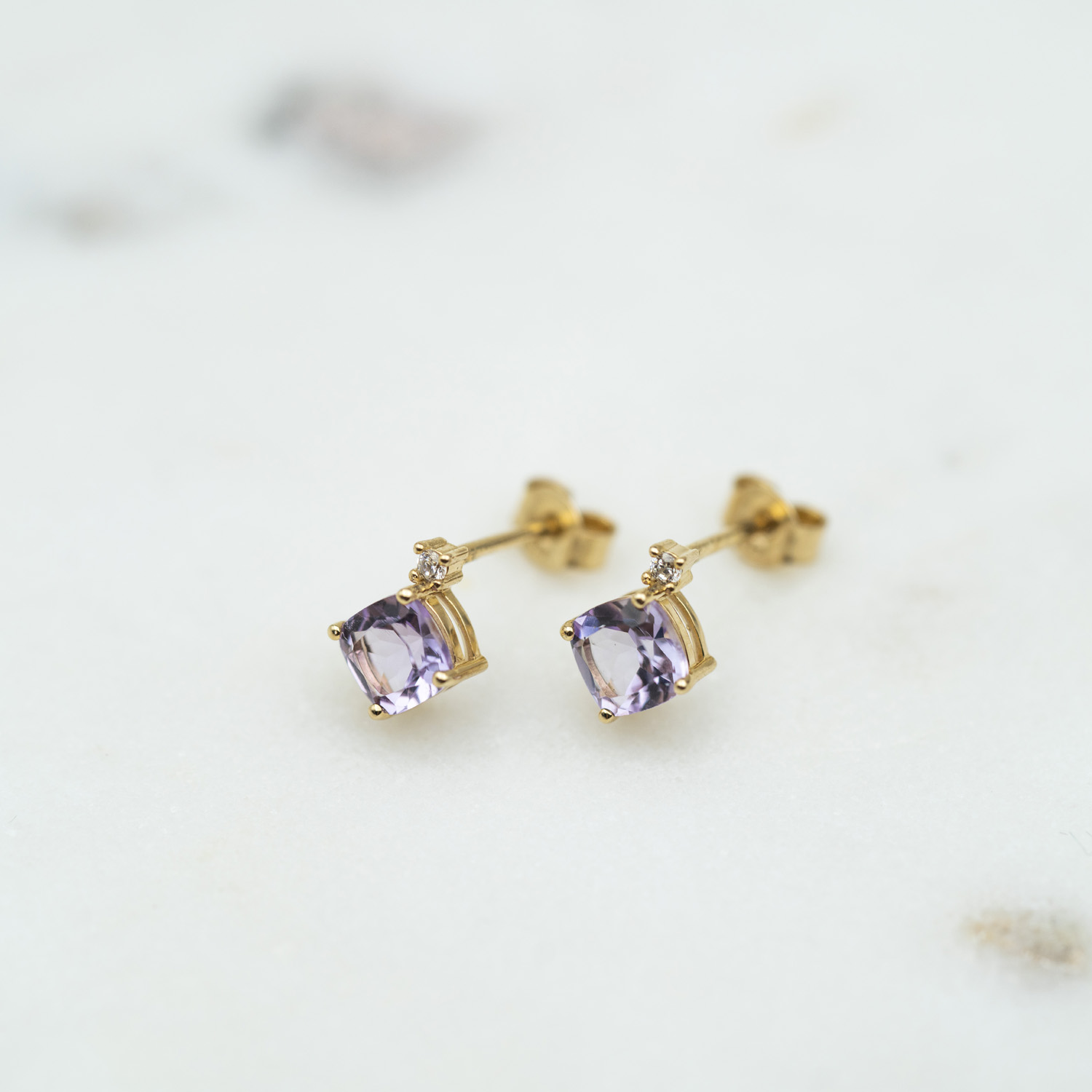 Bilde nummer 3 av Pan Jewelry, Øredobber i 585 gult gull med zirkonia og ametyst