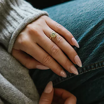 Bilde nummer 2 av Pan Jewelry, Ring i 585 gult gull med diamanter 0,07 ct og akvamarin stener