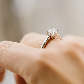 Bilde nummer 3 av Olivia diamantring i 585 hvitt gull 1,00 ct