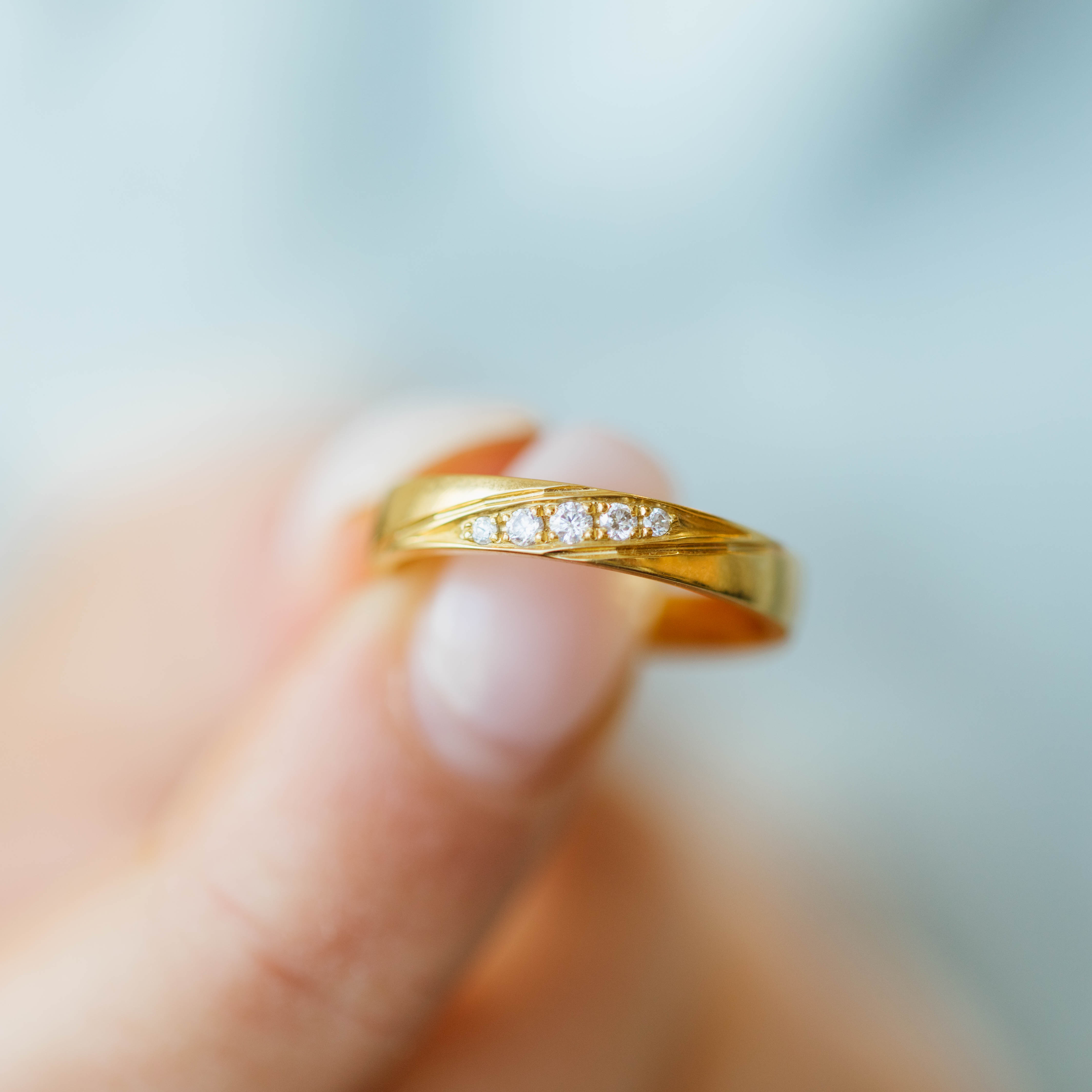 Bilde nummer 3 av Giftering i 585 gult gull med diamanter 0,09 CT | 3,5 mm bredde
