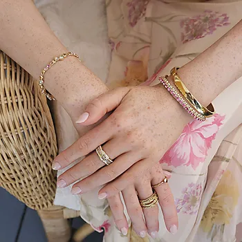 Bilde nummer 2 av Sweet Droplets armbånd i forgylt messing med krystall