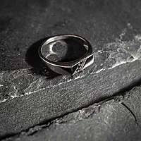 Bilde nummer 4 av Ring i 925 sølv med sorte stener