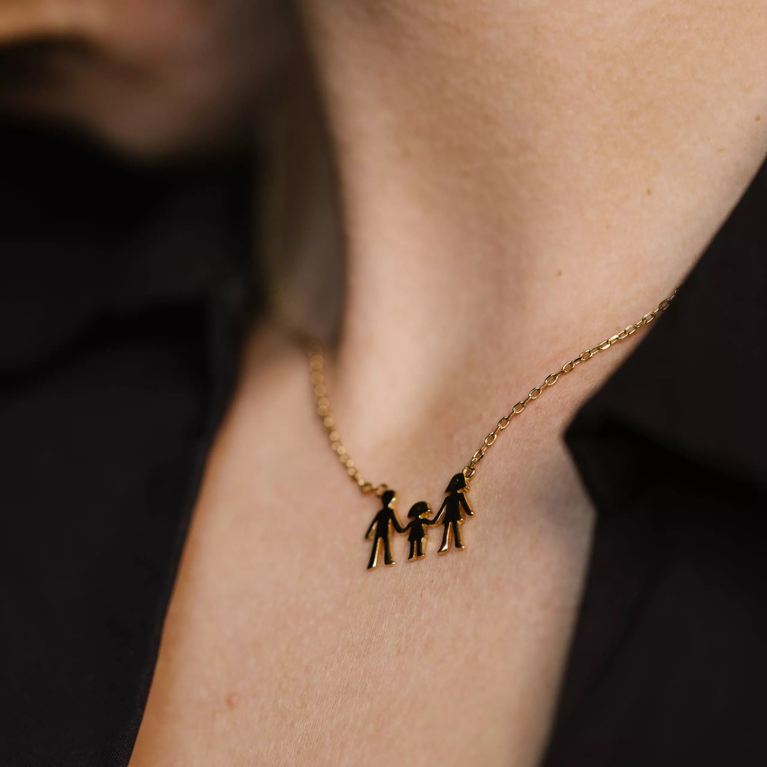 Bilde nummer 2 av Pan Jewelry, Familiesmykke med mor, far og datter i forgylt 925 sølv