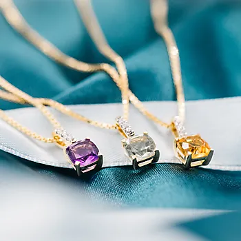 Bilde nummer 3 av Aurora anheng i 585 gult gull med diamanter 0,03 og ametyst