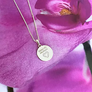 Bilde nummer 3 av Pan Jewelry, Smykke i forgylt 925 sølv med zirkonia med teksten FOREVER FRIENDS