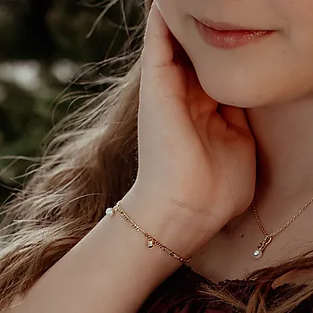 Bilde nummer 2 av Armbånd til barn i 925 forgylt sølv med perle