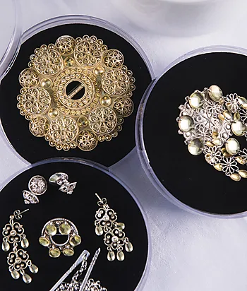 Bilde nummer 4 av Bunadskrin Lundeby