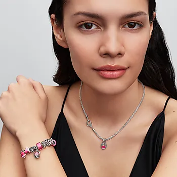 Bilde nummer 2 av Charms i 925 sølv med rosa blomst