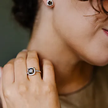 Bilde nummer 4 av Siena diamantring i 585 gult gull 0,25 ct med røykkvarts