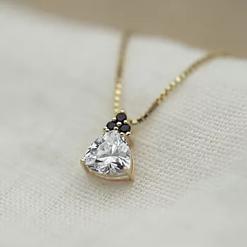Bilde nummer 2 av Pan Jewelry, Anheng i 585 gult gull med sort nano glasssten og zirkonia