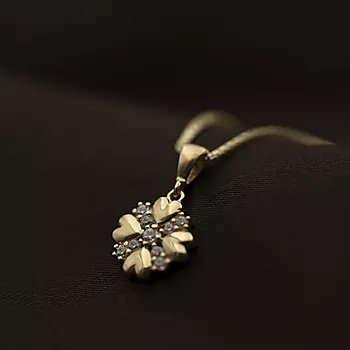 Bilde nummer 2 av Pan Jewelry, Anheng i 585 gult gull med zirkonia og 4 hjerter