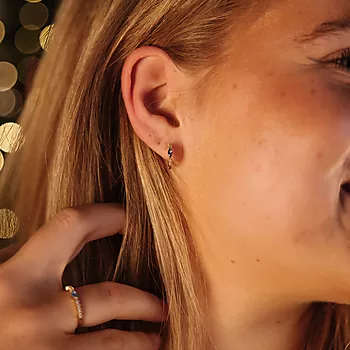 Bilde nummer 4 av Pan Jewelry, Øreringer i forgylt 925 sølv med blå zirkonia