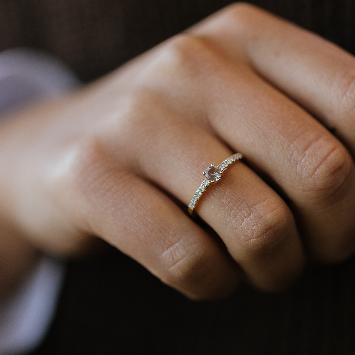 Bilde nummer 4 av Pan Jewelry, Ring i 585 gult gull med diamanter 0,19 ct med champanje granat sten