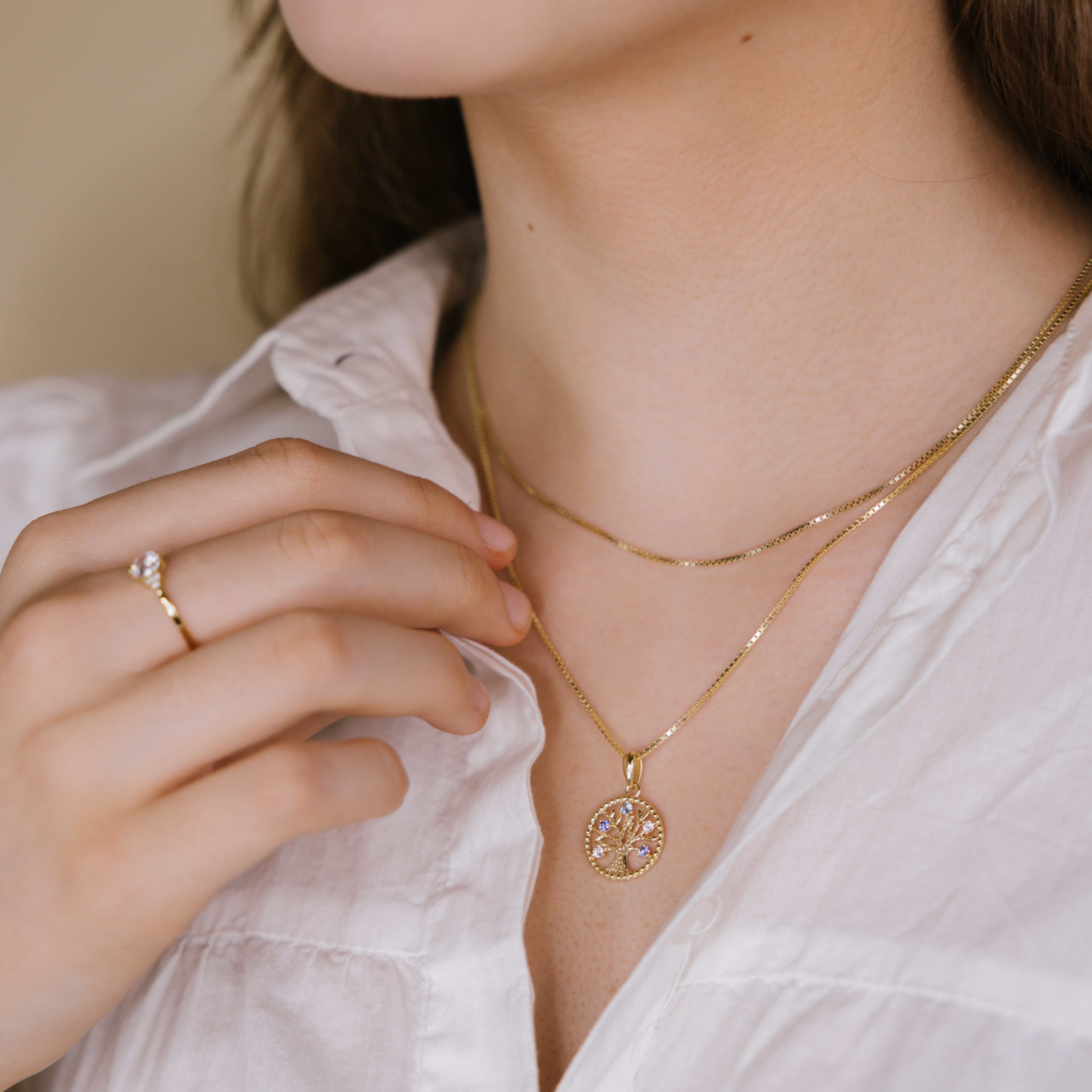 Bilde nummer 3 av Pan Jewelry, Smykke i 925 forgylt sølv med zirkonia i blå nyanser og livets tre