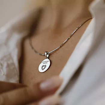 Bilde nummer 2 av Pan Jewelry, Smykke i 925 sølv med zirkonia teksten VERDENS BESTE MAMMA
