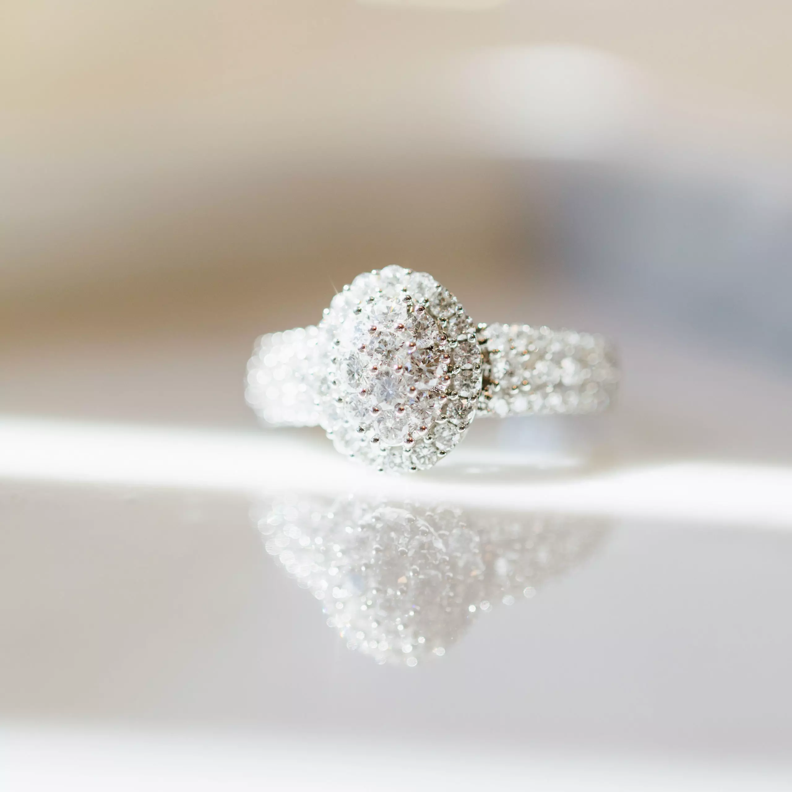 Bilde nummer 3 av Alexandra, Diamantring i 585 hvitt gull 1,12 ct