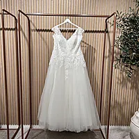 En gang til brudekjole, Pronovias