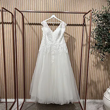En gang til brudekjole, Pronovias