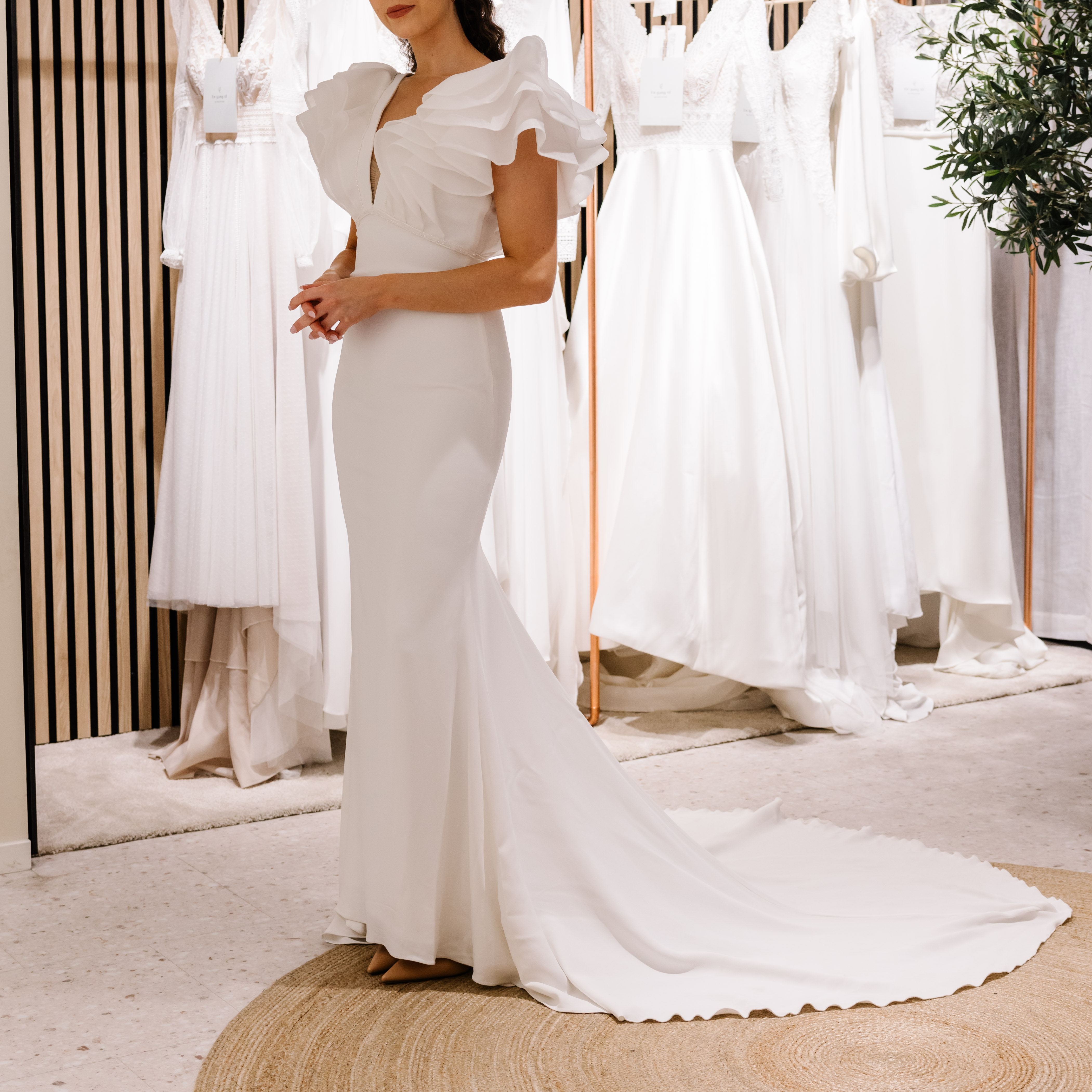 En gang til brudekjole, Pronovias