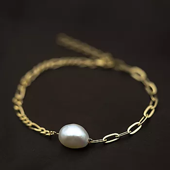 Bilde nummer 2 av Pan Jewelry, Armbånd i 925 forgylt sølv med ferskvannsperle