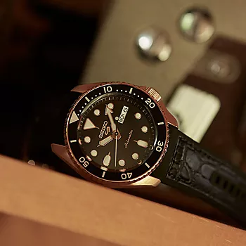 Bilde nummer 3 av Seiko, 5 Sports Automatic herreklokke med sort silikonrem