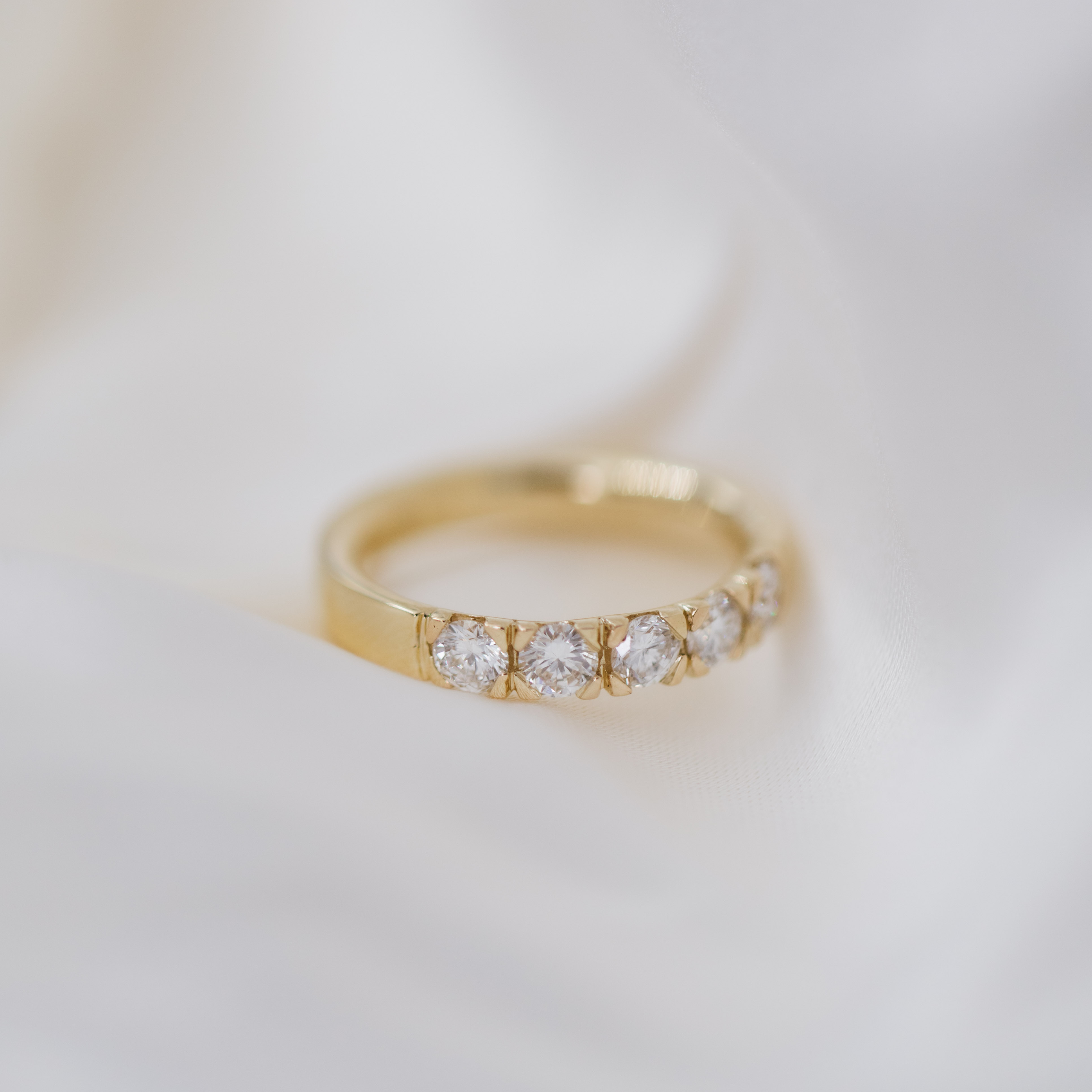 Bilde nummer 2 av Pan Jewelry, Lady alliansering i 585 gult gull med diamant 0,75 ct TWSI