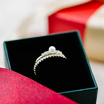 Bilde nummer 4 av 2-i-1 Modena ring i 925 forgylt sølv med zirkonia og perle