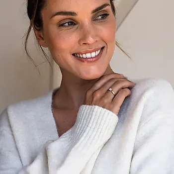 Bilde nummer 2 av Ring i 925 forgylt sølv med zirkona