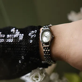 Bilde nummer 4 av Dameklokke med oval skive