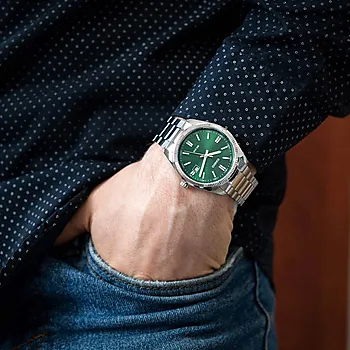 Bilde nummer 2 av Timeless herreklokke i stål med grønn skive