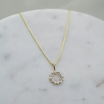 Bilde nummer 4 av Pan Jewelry, Anheng i 585 gult gull med ferskvannsperler og zirkonia med sirkel