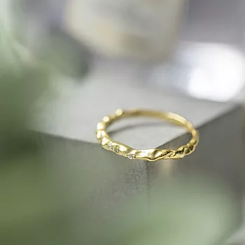 Bilde nummer 4 av Shapes by Gulldia, Branch ring i forgylt 925 sølv med zirkonia