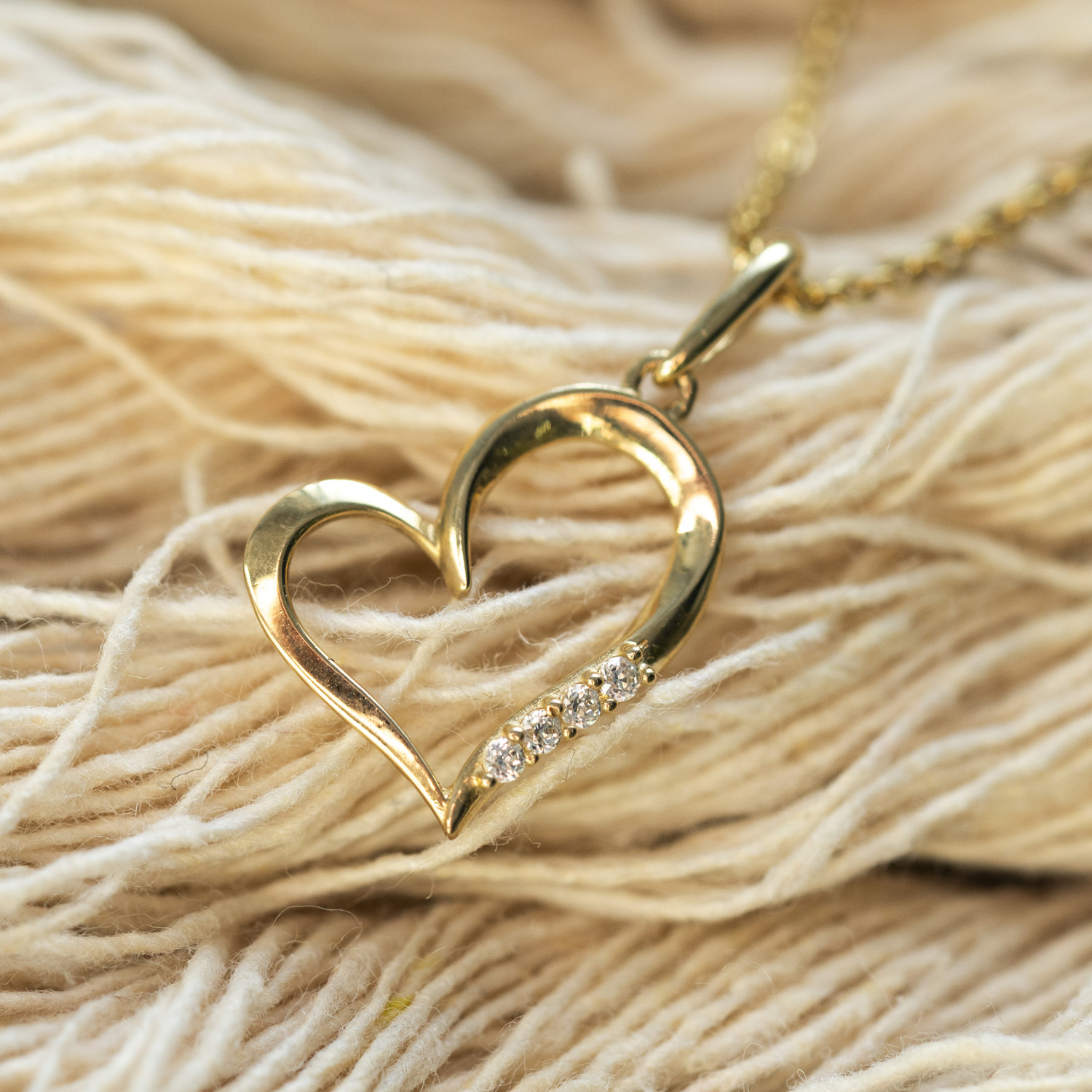 Bilde nummer 4 av Pan Jewelry, Anheng i 585 gult gull med hjerte og zirkonia