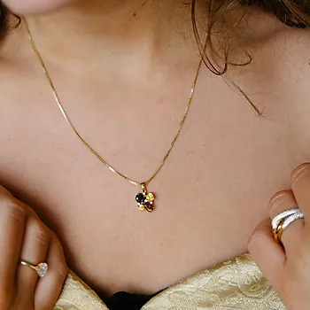 Bilde nummer 2 av Pan Jewelry, Smykke i forgylt 925 sølv med gylne zirkonia