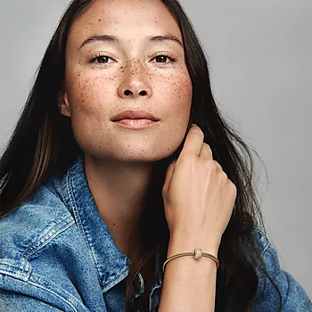 Bilde nummer 2 av Pandora Moments, Charms i 925 forgylt sølv med trippel pavé