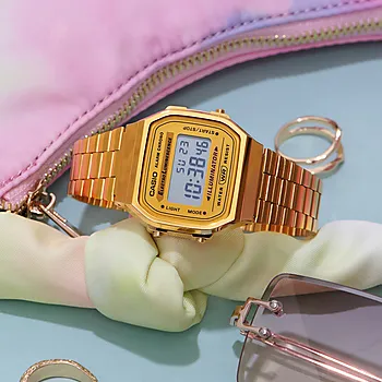 Bilde nummer 3 av Vintage klokke i gullfarget stål med digital visning