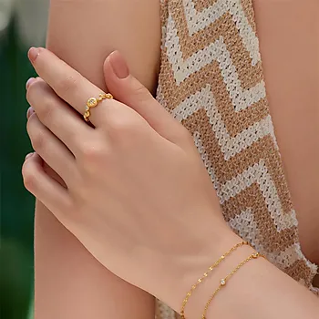 Bilde nummer 2 av Ring i 925 forgylt sølv med zirkonia