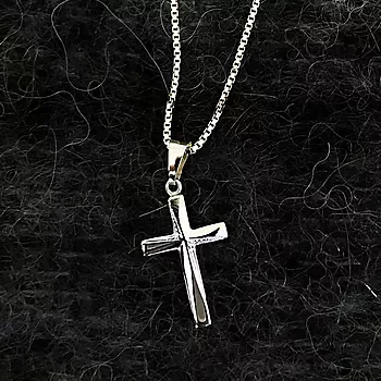Bilde nummer 3 av Pan Jewelry, Anheng i 585 gult gull med kors