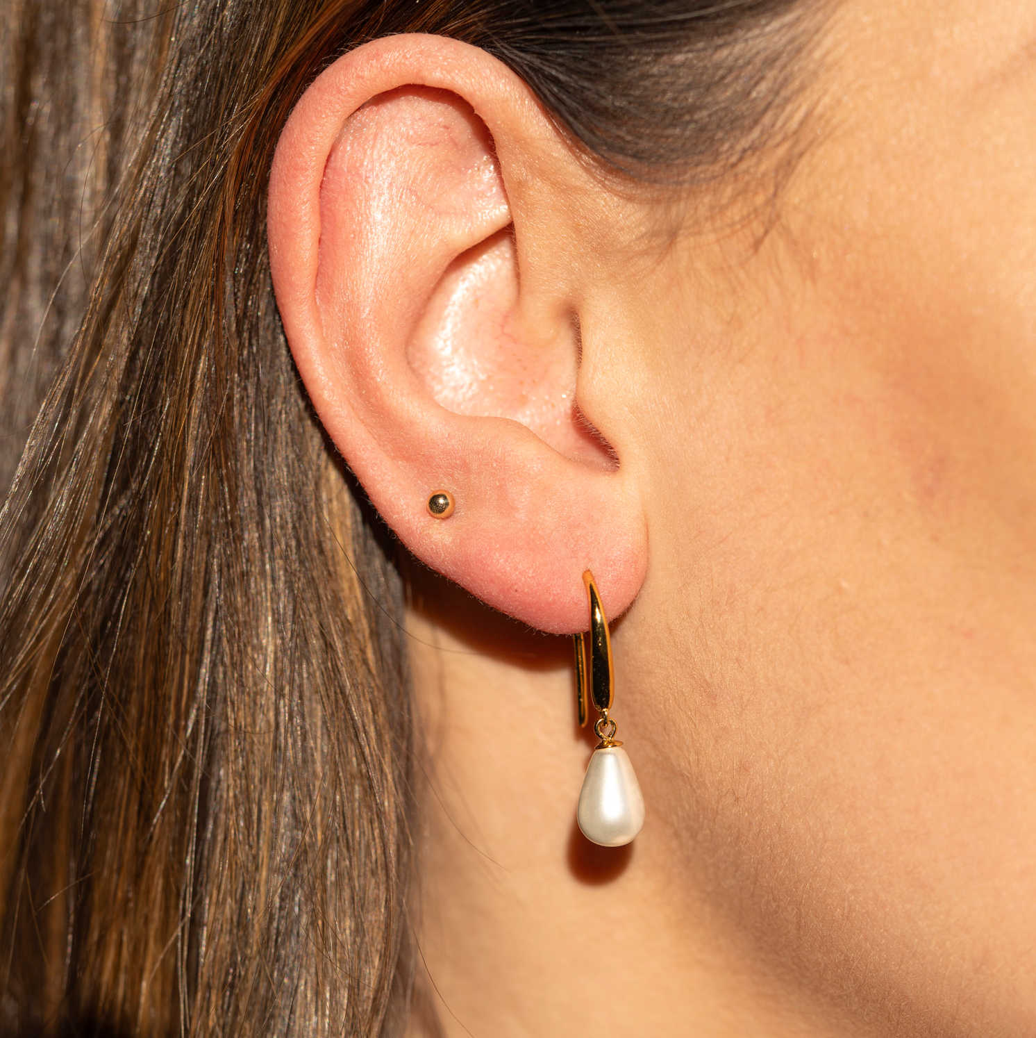 Bilde nummer 2 av Pan Jewelry, Øredobber i forgylt 925 sølv med perlemor