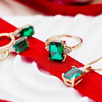 Bilde nummer 4 av Michelle diamantring i 585 gult gull 0,20 ct med hydrotermisk smaragd