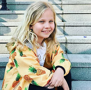 Bilde nummer 3 av Blomdahl, Øredobber i medisinsk titan med flerfargede Swarovski krystaller