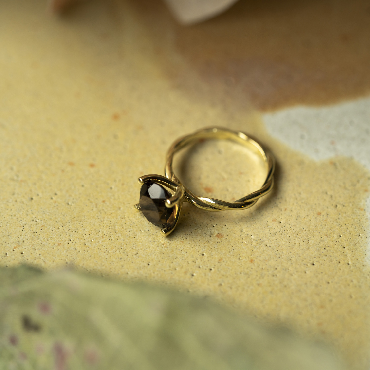 Bilde nummer 4 av Pan Jewelry Drops, Ring i 585 gult gull med Røykkvarts
